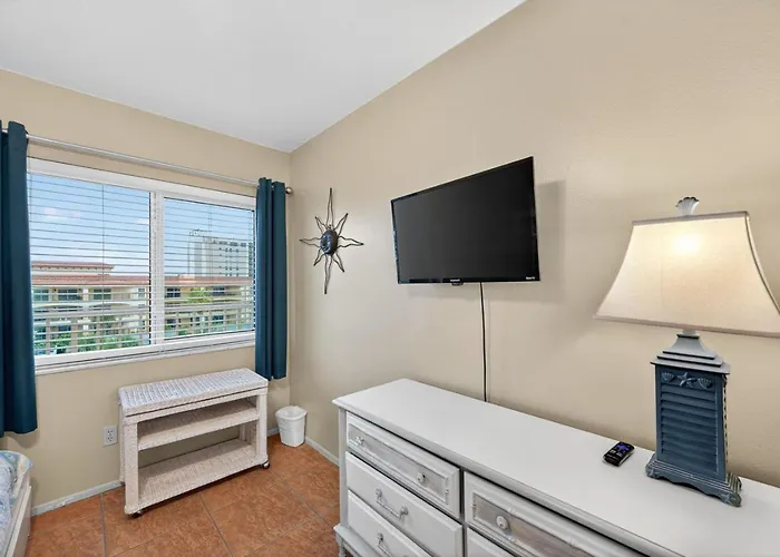 Reef Club Unit 405 * Clearwater Beach