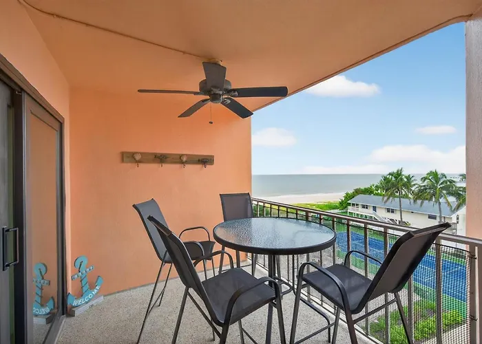 Reef Club Unit 405 Holiday home Clearwater Beach