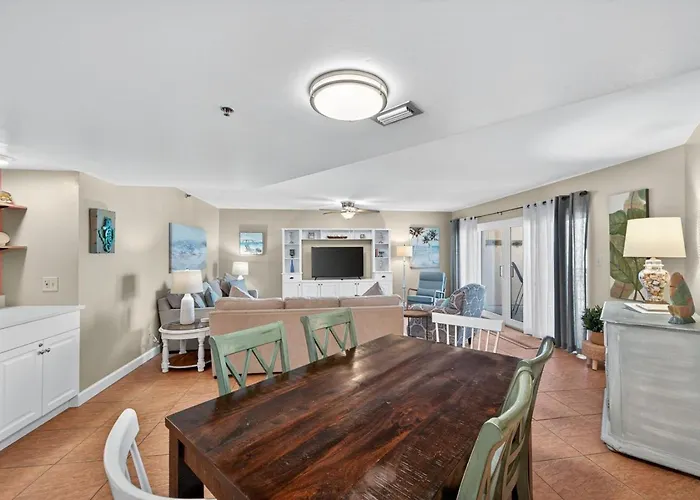 Reef Club Unit 405 Clearwater Beach
