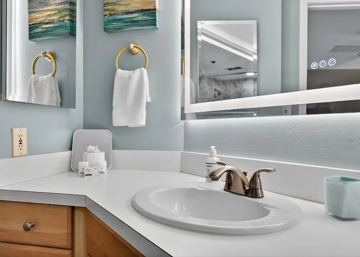 Reef Club Unit 405 Holiday home Clearwater Beach